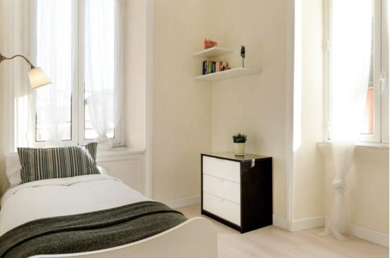Sunny Flat In Elegant Building Close To Colosseum Roma Exterior foto